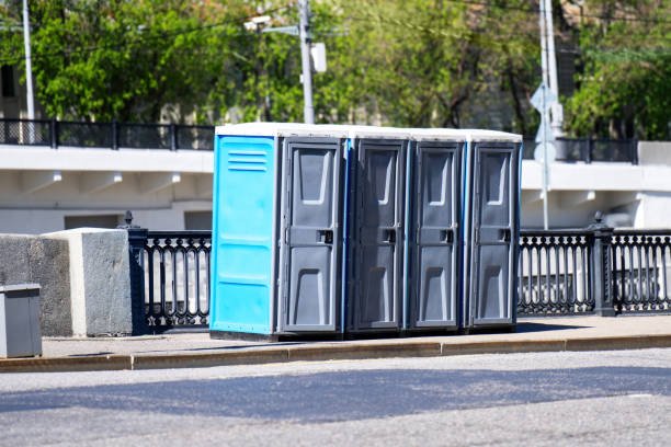 Best Portable restroom trailer rental  in South Highpoint, FL